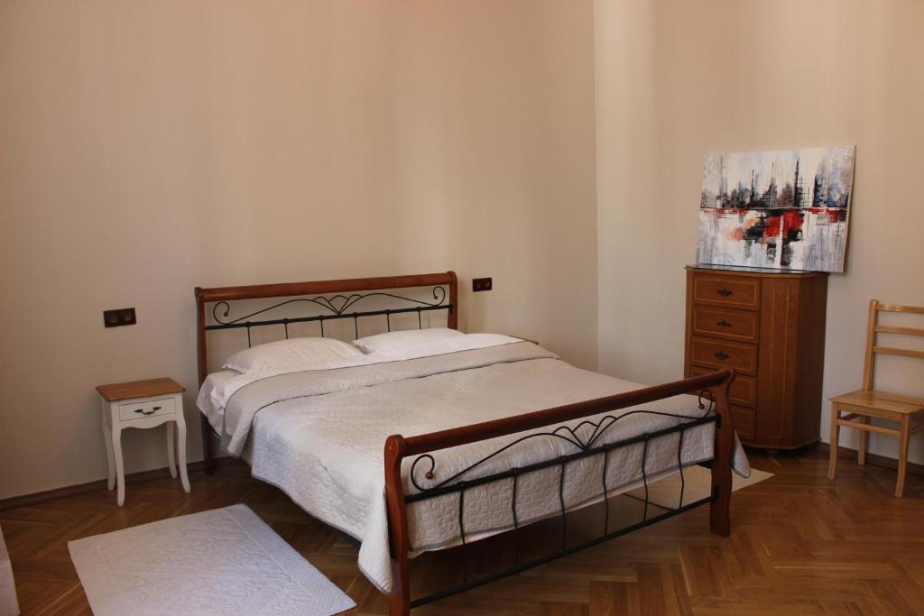 Guest House Oniashvili 33 room 2
